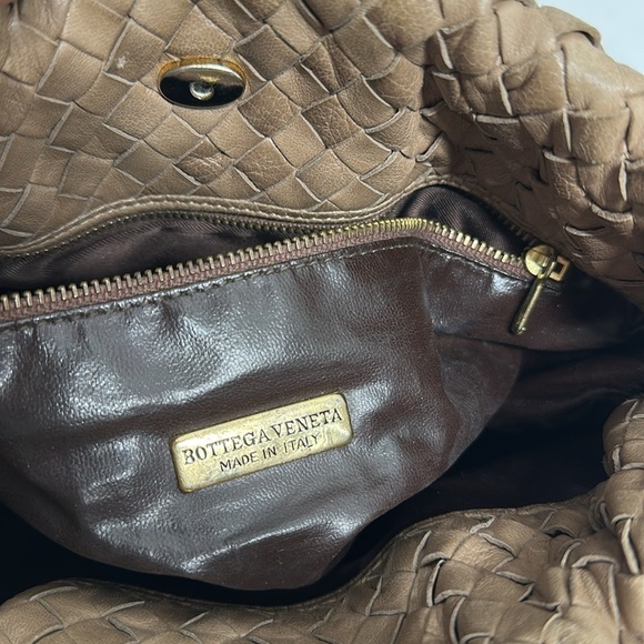 Bottega Veneta Intriciato Leather Dot Shoulder Bag Purse Adjustable Tan Brown - Picture 14 of 16